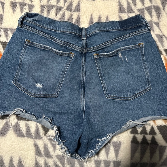 Abercrombie Jean Shorts - High Rise 4in Mom Shorts size 34/18 - Picture 2 of 4